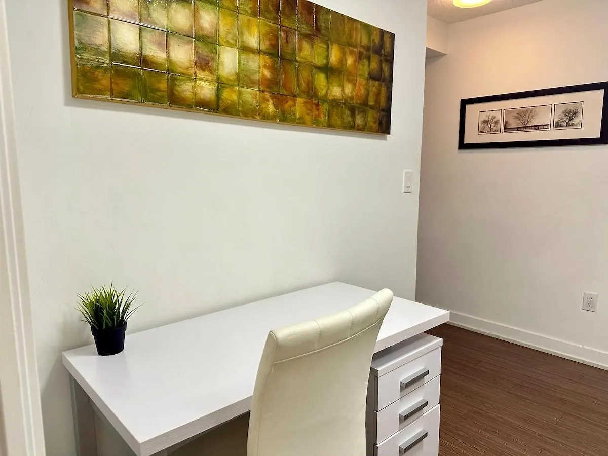Spacious 2Bdrms & 2Baths With 3 Real Beds Toronto Canada