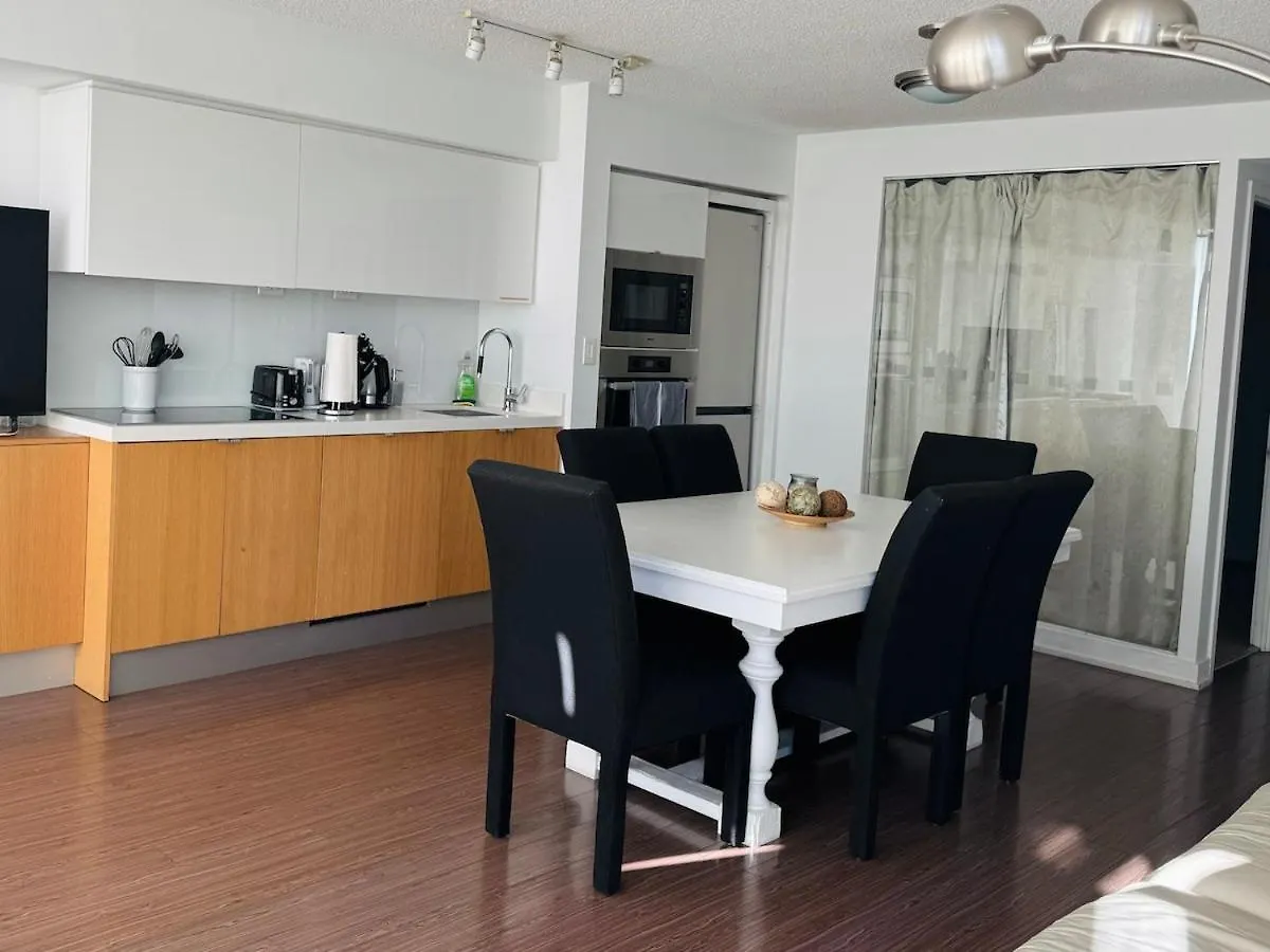Apartment Spacious 2Bdrms & 2Baths With 3 Real Beds Toronto