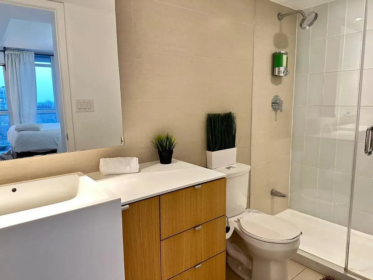 Apartment Spacious 2Bdrms & 2Baths With 3 Real Beds Toronto Canada