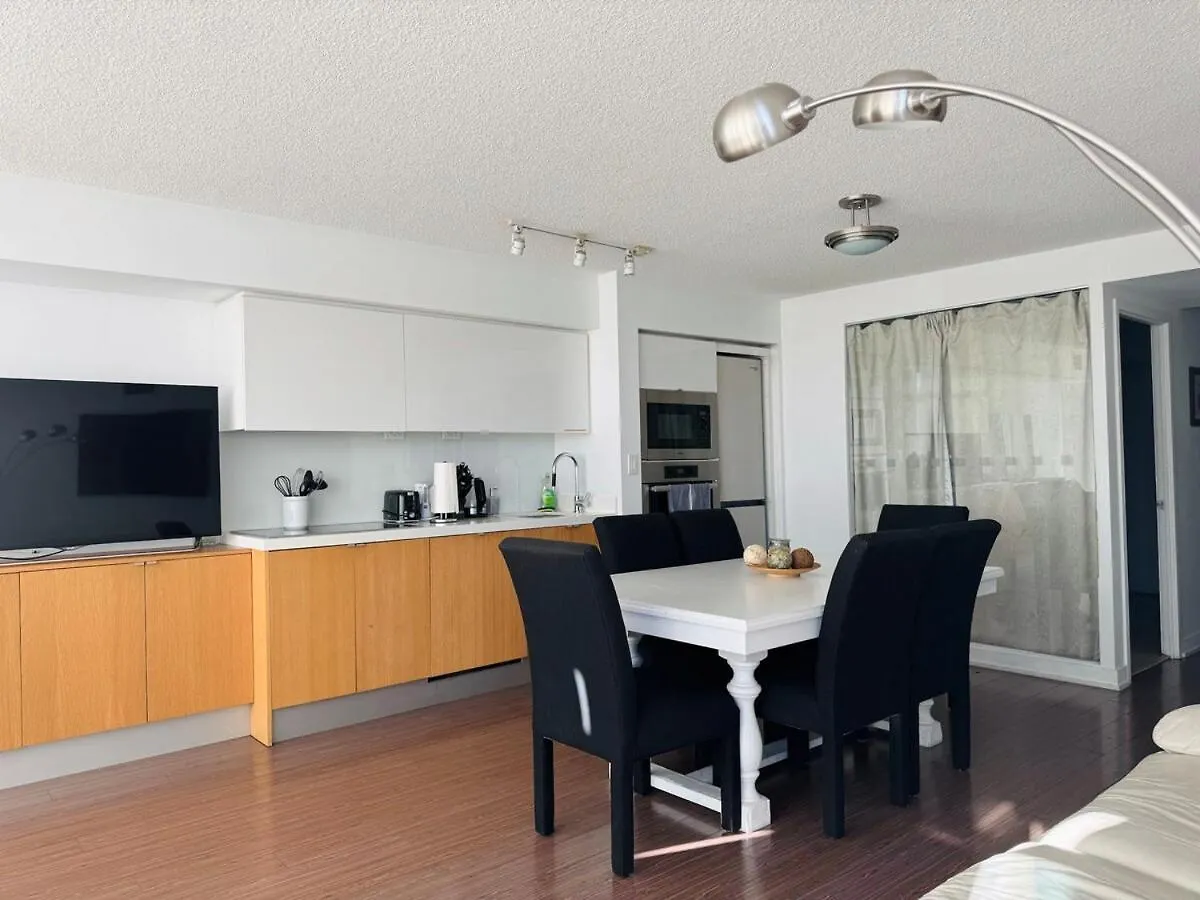 Apartment Spacious 2Bdrms & 2Baths With 3 Real Beds Toronto