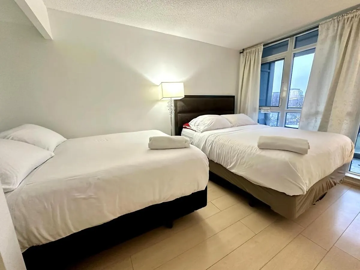 Spacious 2Bdrms & 2Baths With 3 Real Beds Toronto