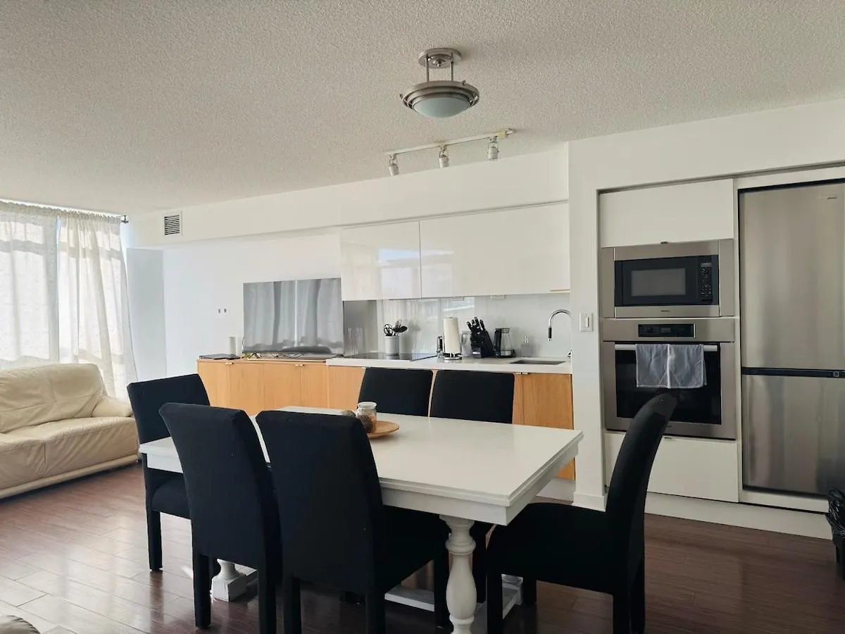 Spacious 2Bdrms & 2Baths With 3 Real Beds Toronto 0*,  Canada